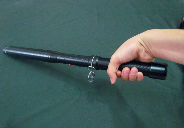 新款2110型超高壓保安巡邏防身電棍