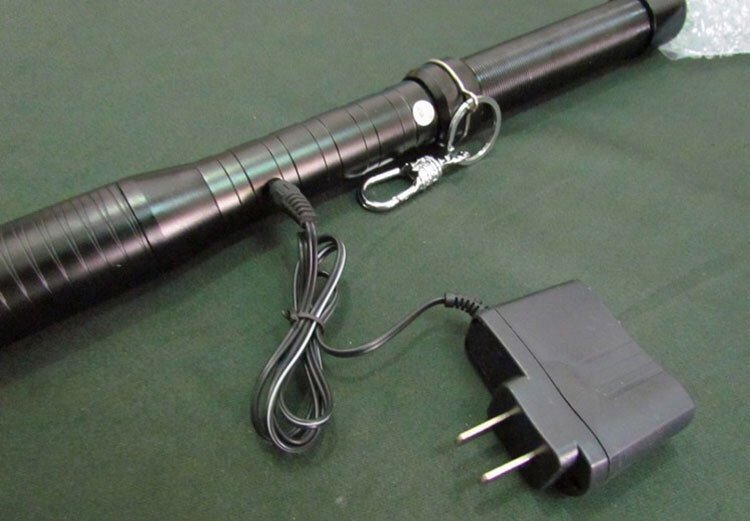 新款2110型超高壓保安巡邏防身電棍